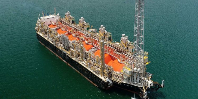 El Golfo San Matías, tiene condiciones marítimas, logísticas y los costos de desarrollo de infraestructura similares a las que existen en las cercanías de Kribi, Camerún, donde ya produjo más de 8 millones de toneladas de GNL
