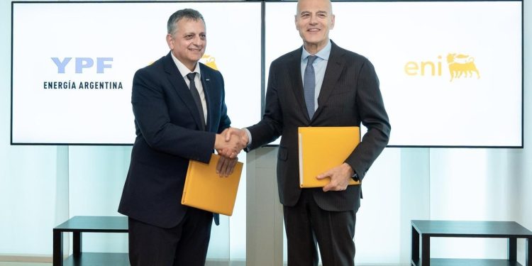 Horacio Marín, y el director ejecutivo de Eni, Claudio Descalzi.