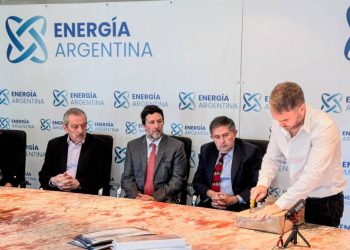 El gobierno privatizó ENARSA