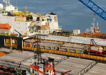 Seminole en acción: así es el buque que está construyendo el ducto submarino del VMOS
